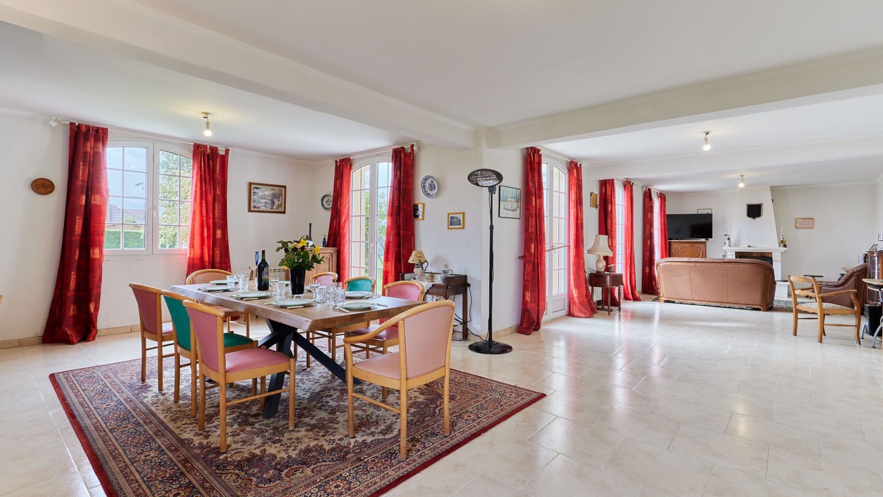 Photo of Bedroom in Fontenay-le-Pesnel