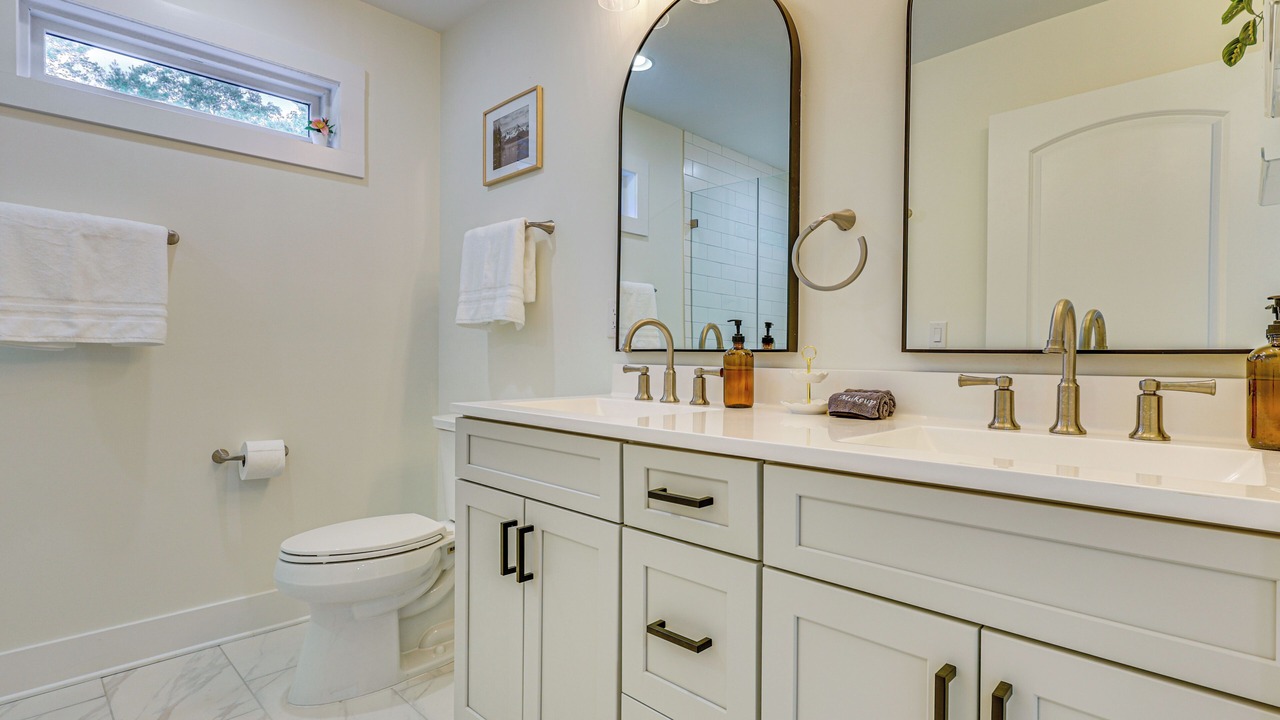 Photo of Bathroom in Front Royal