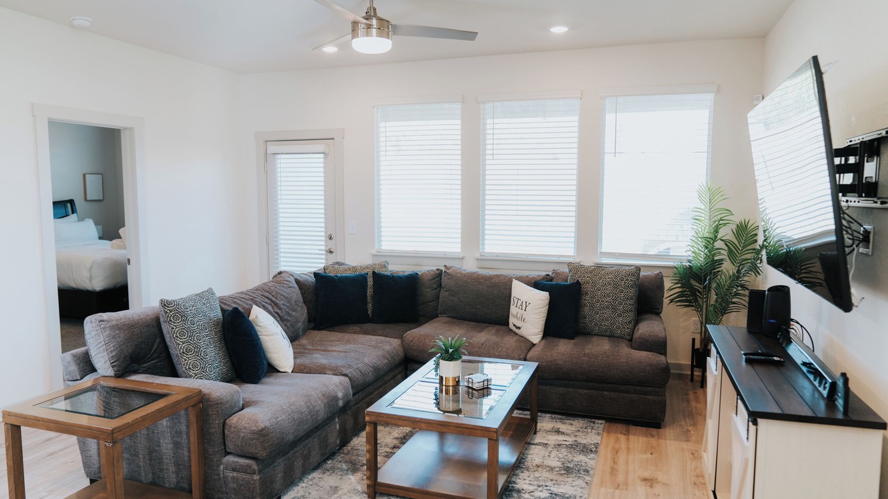 Photo of Livingroom in McNeil