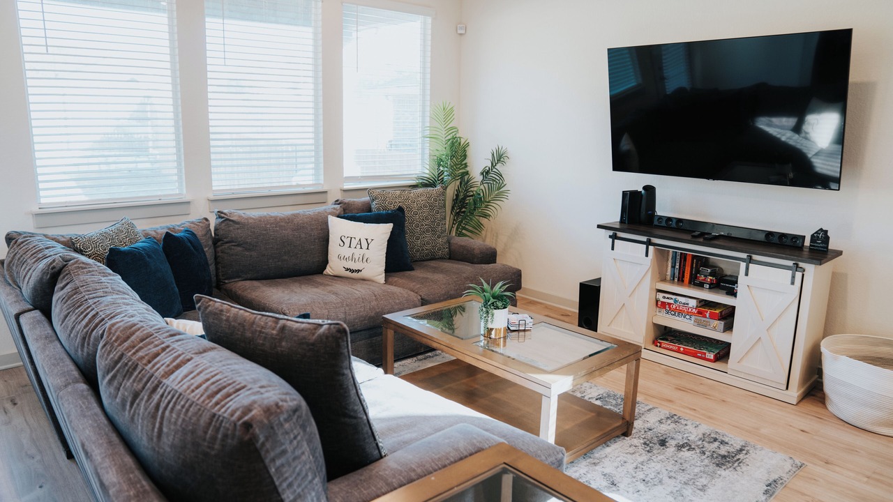 Photo of Livingroom in McNeil