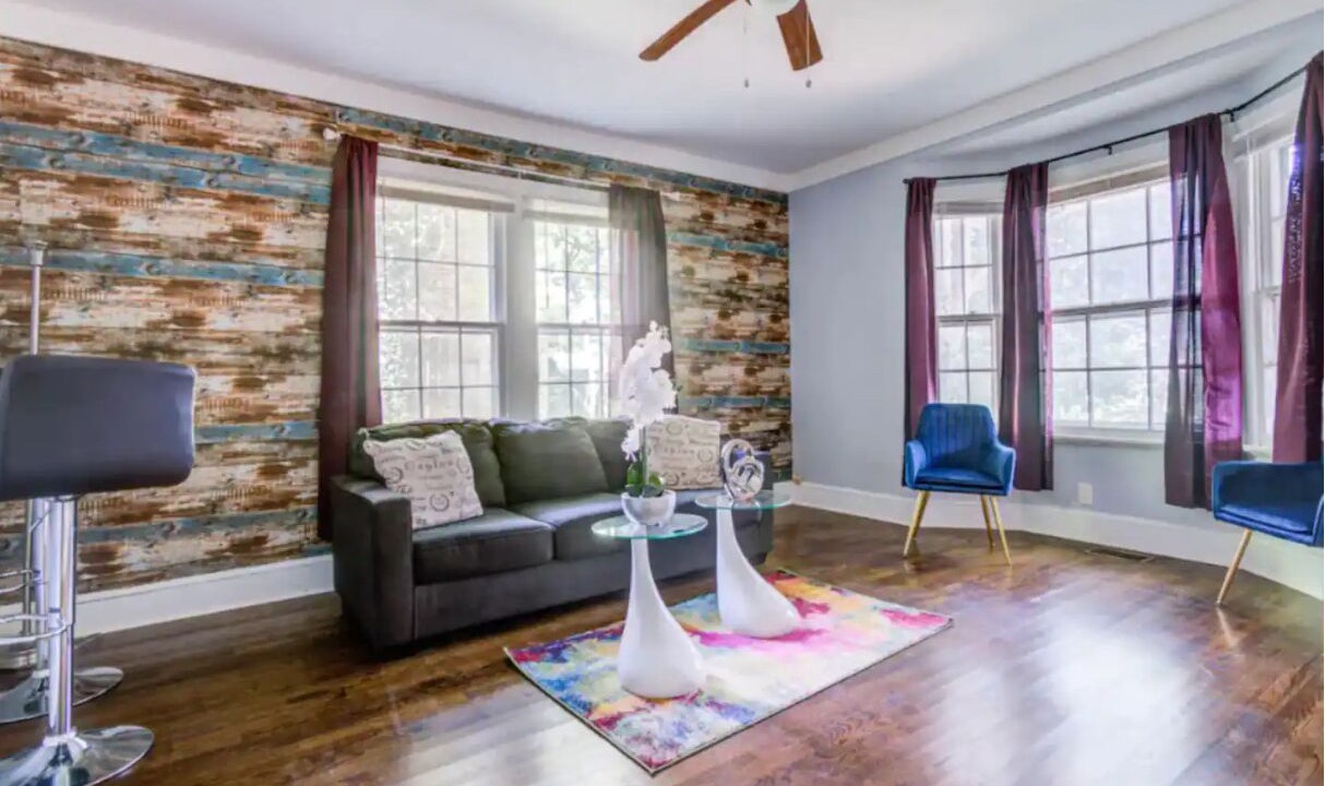 Photo of Livingroom in College Heights