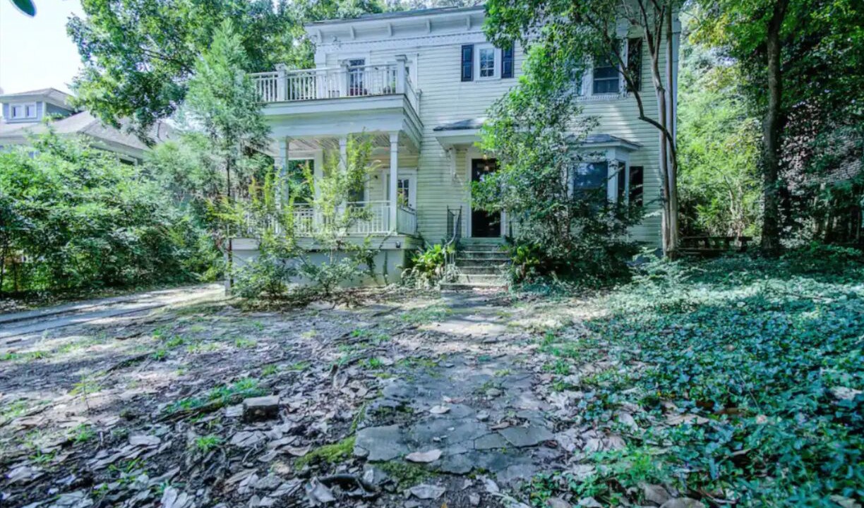 Photo of Outdoor in College Heights