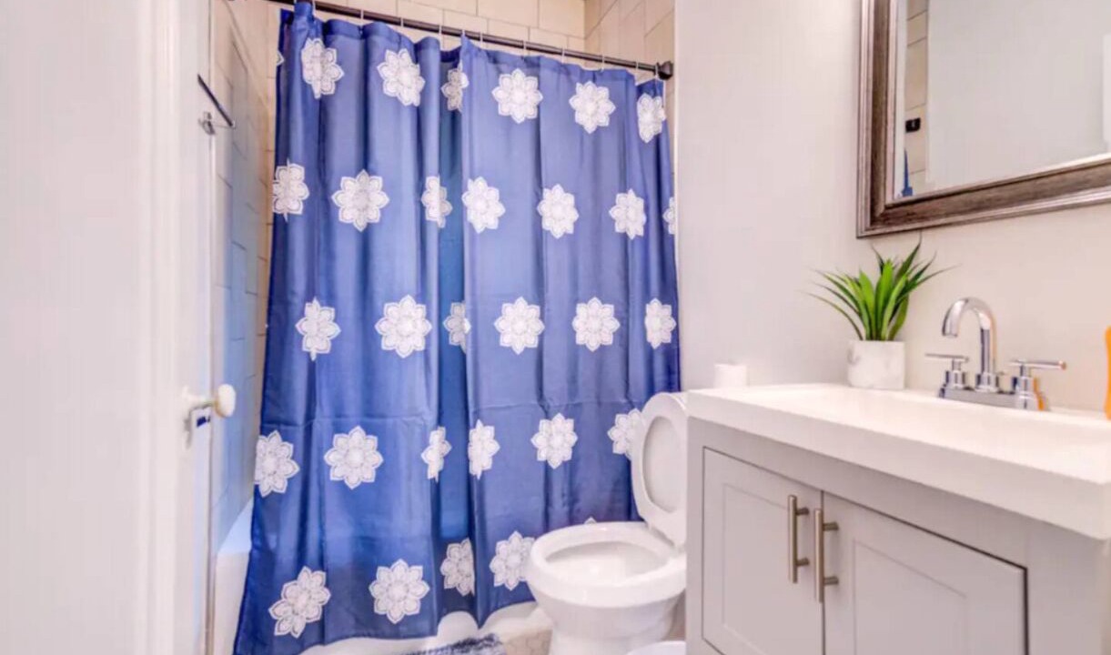 Photo of Bathroom in College Heights
