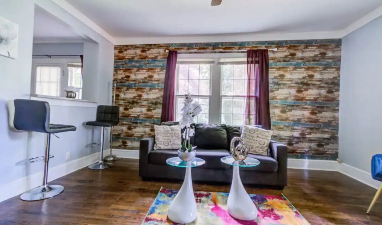 Photo of Livingroom in College Heights