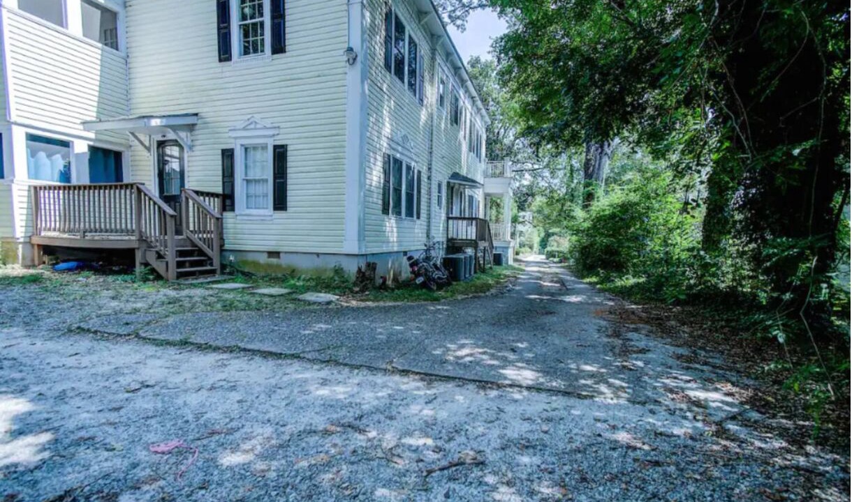 Photo of Outdoor in College Heights