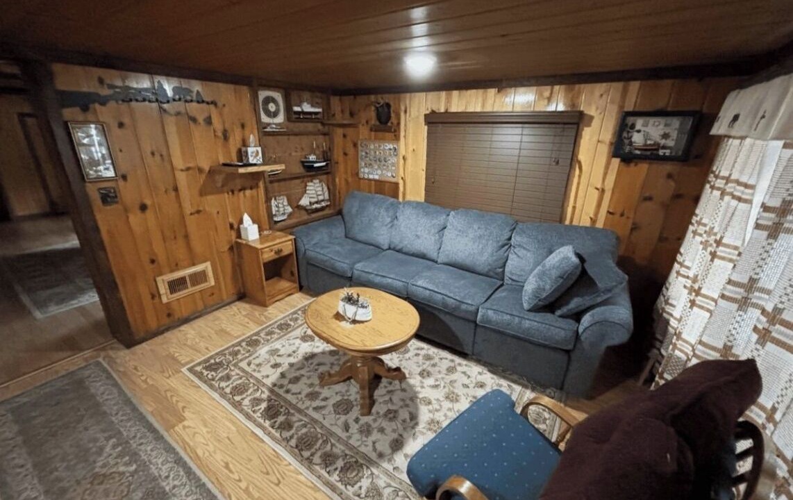 Photo of Livingroom in Prudenville