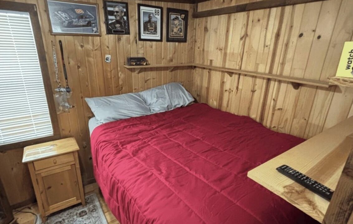 Photo of Bedroom in Prudenville