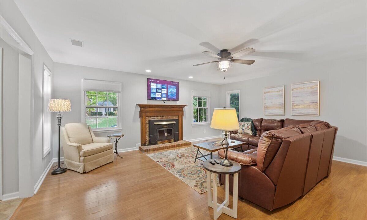 Photo of Livingroom in North Raleigh