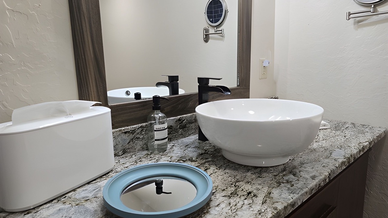 Photo of Bathroom in Elk City