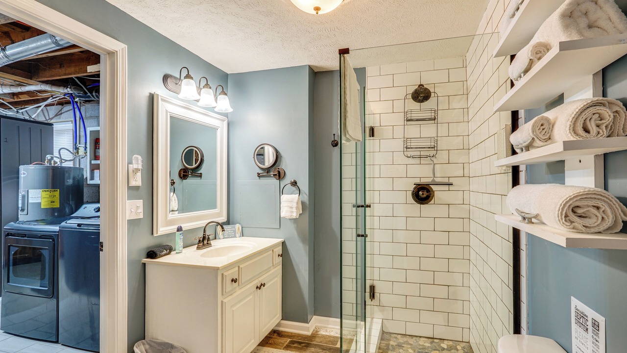 Photo of Bathroom in Sunrise Beach