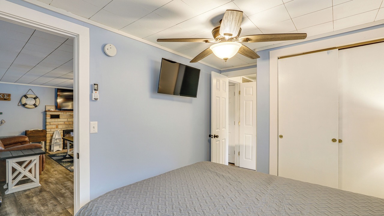 Photo of Bedroom in Sunrise Beach
