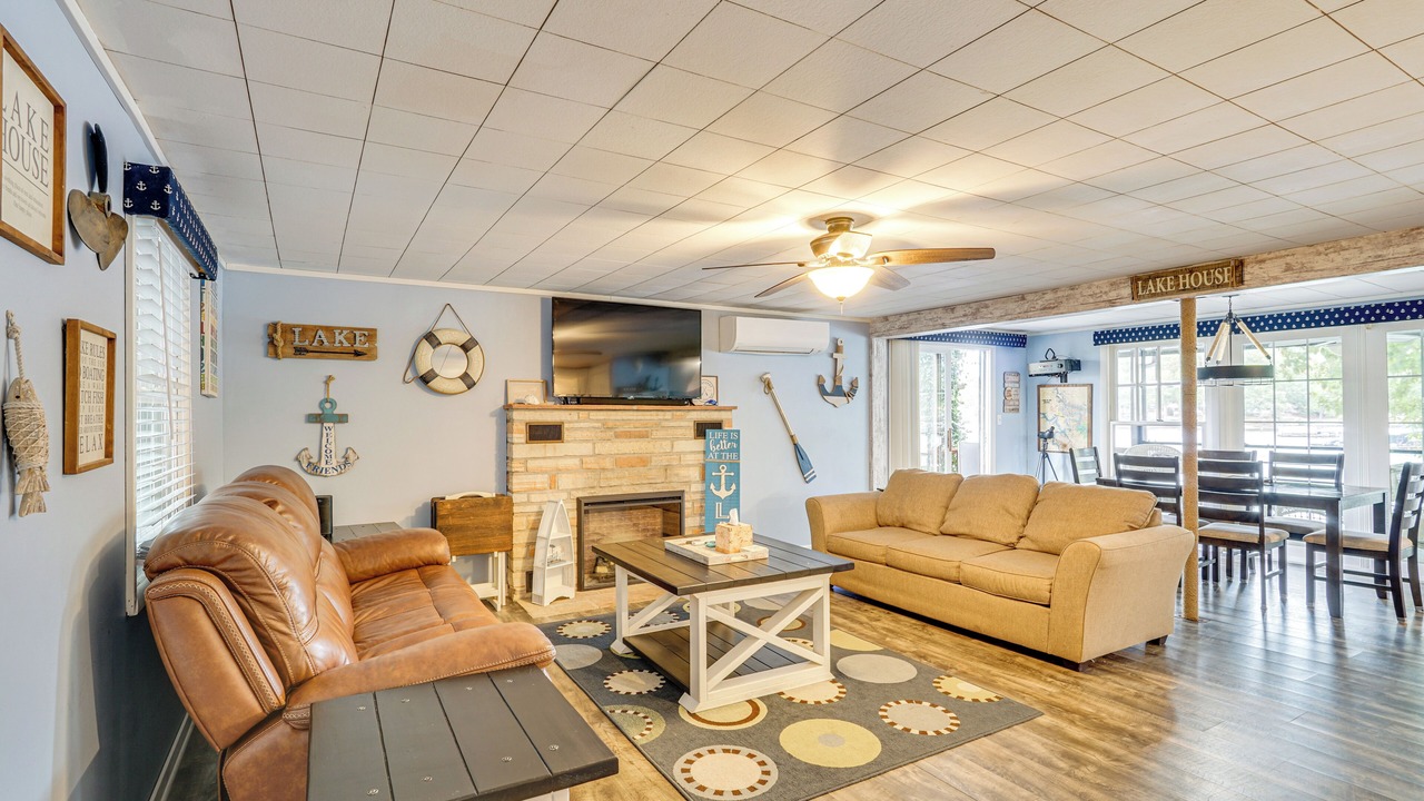 Photo of Livingroom in Sunrise Beach