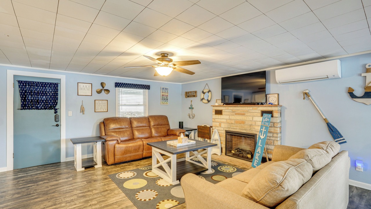 Photo of Livingroom in Sunrise Beach
