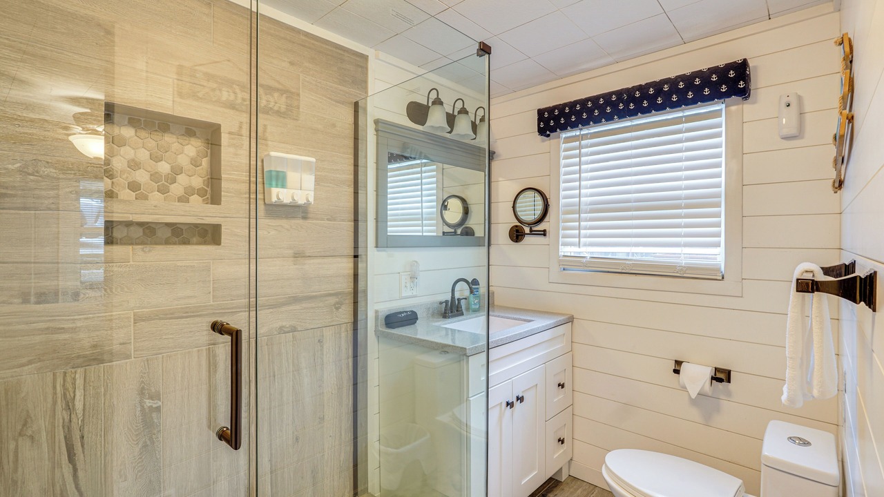 Photo of Bathroom in Sunrise Beach