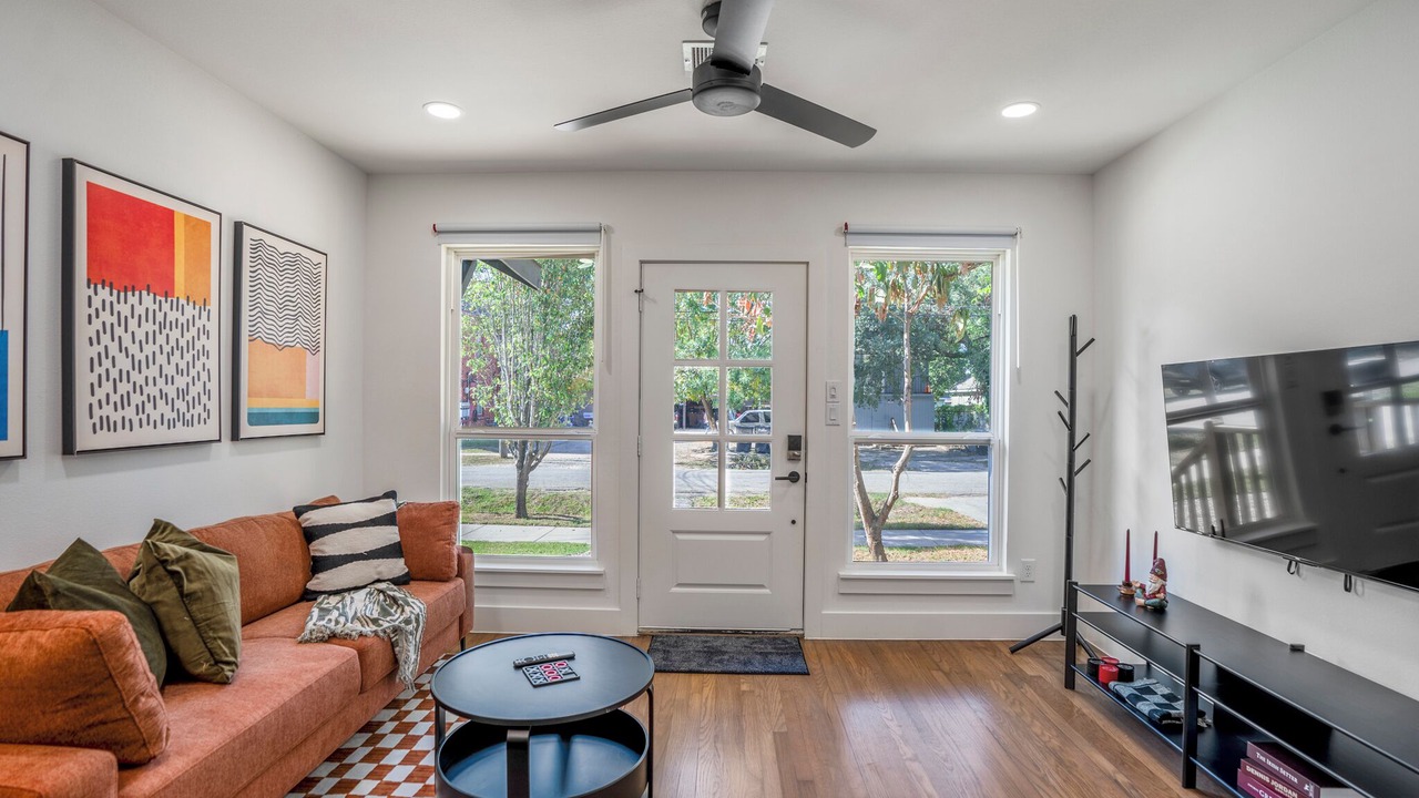 Photo of Livingroom in Greater East End