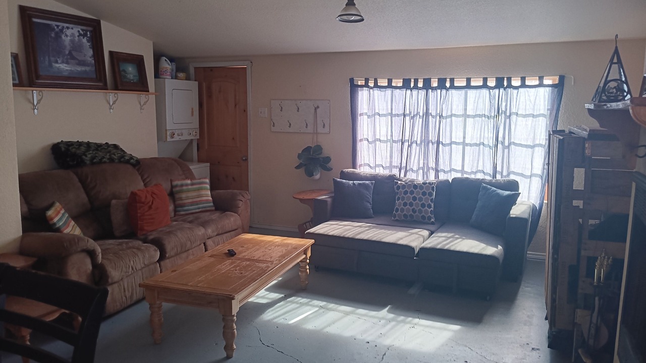 Photo of Livingroom in Eastland