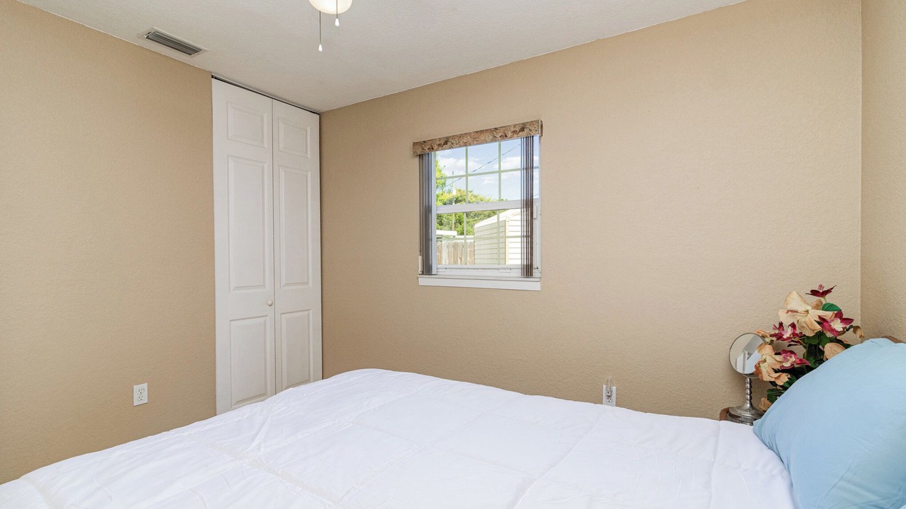 Photo of Bedroom in Tropic