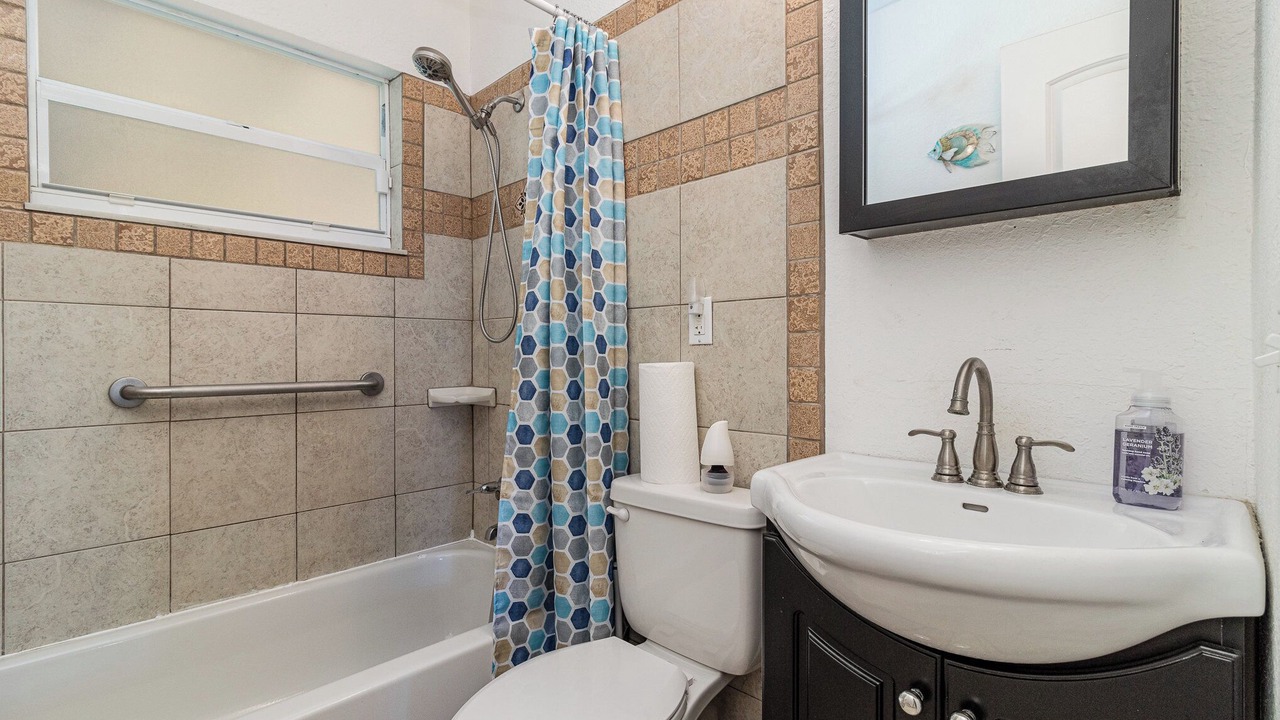 Photo of Bathroom in Tropic