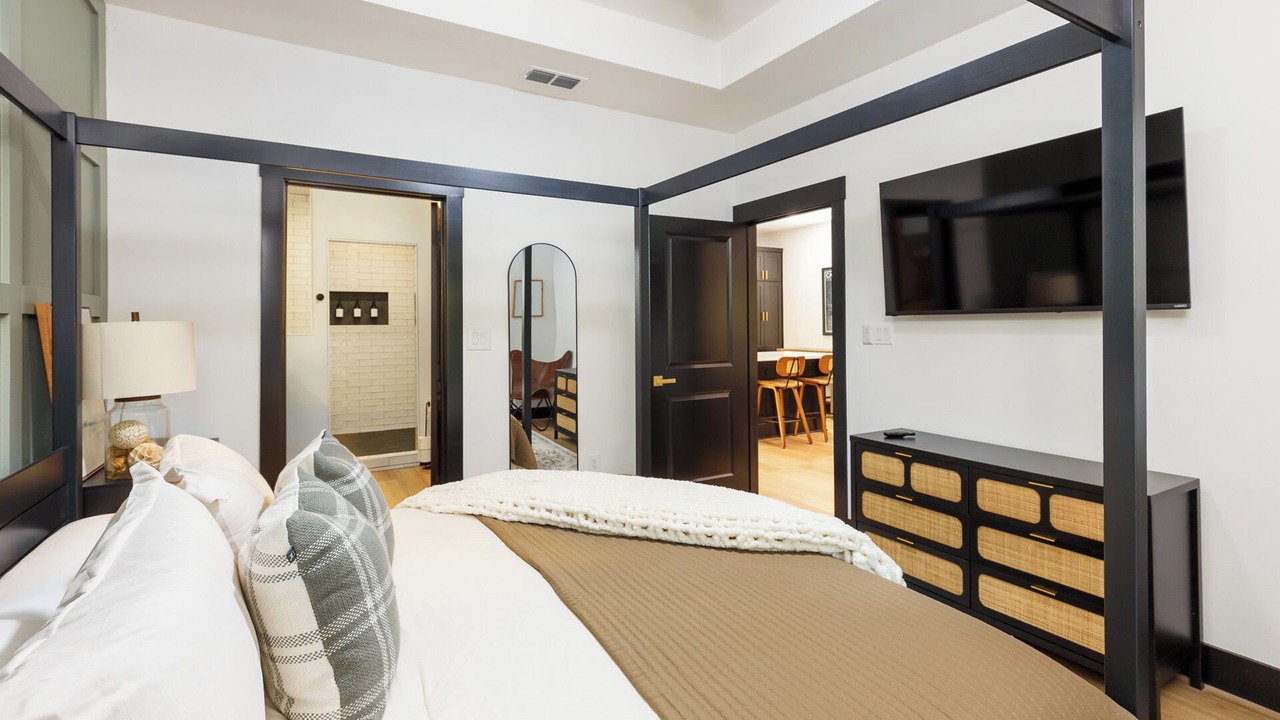 Photo of Bedroom in Karnack