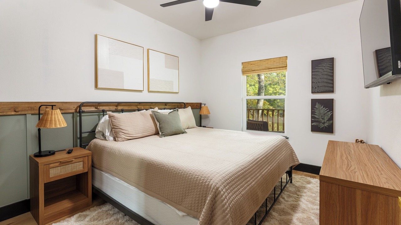 Photo of Bedroom in Karnack