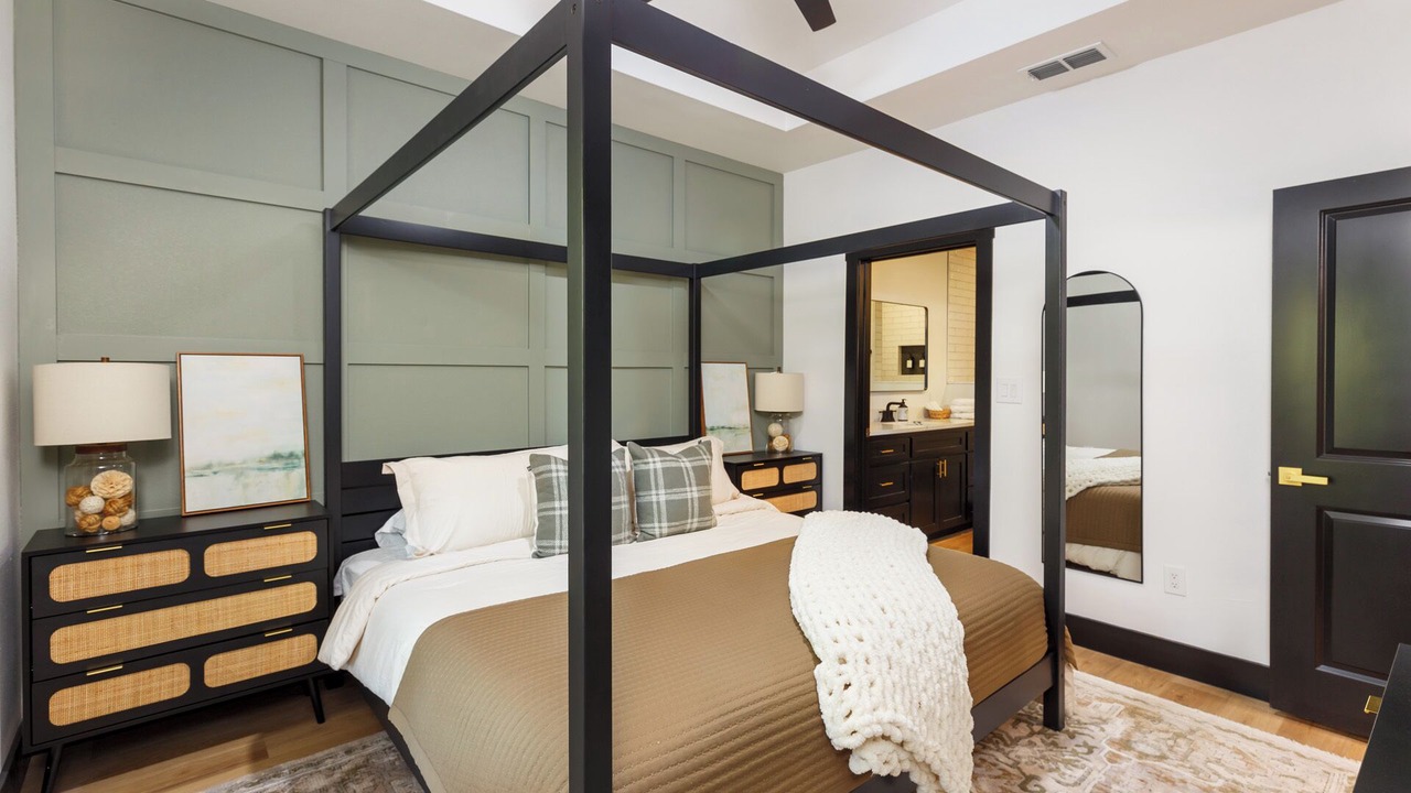 Photo of Bedroom in Karnack