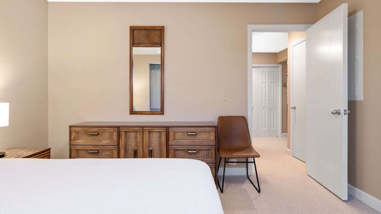 Photo of Bedroom in Acme