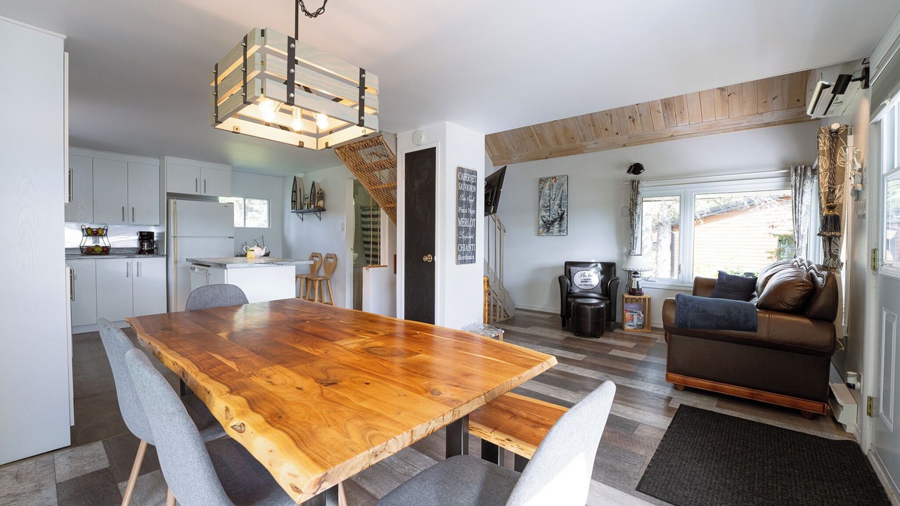Photo of Livingroom in L'Ascension-de-Notre-Seigneur