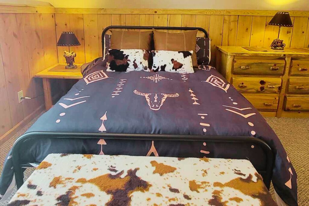 Photo of Bedroom in Crooked River Ranch