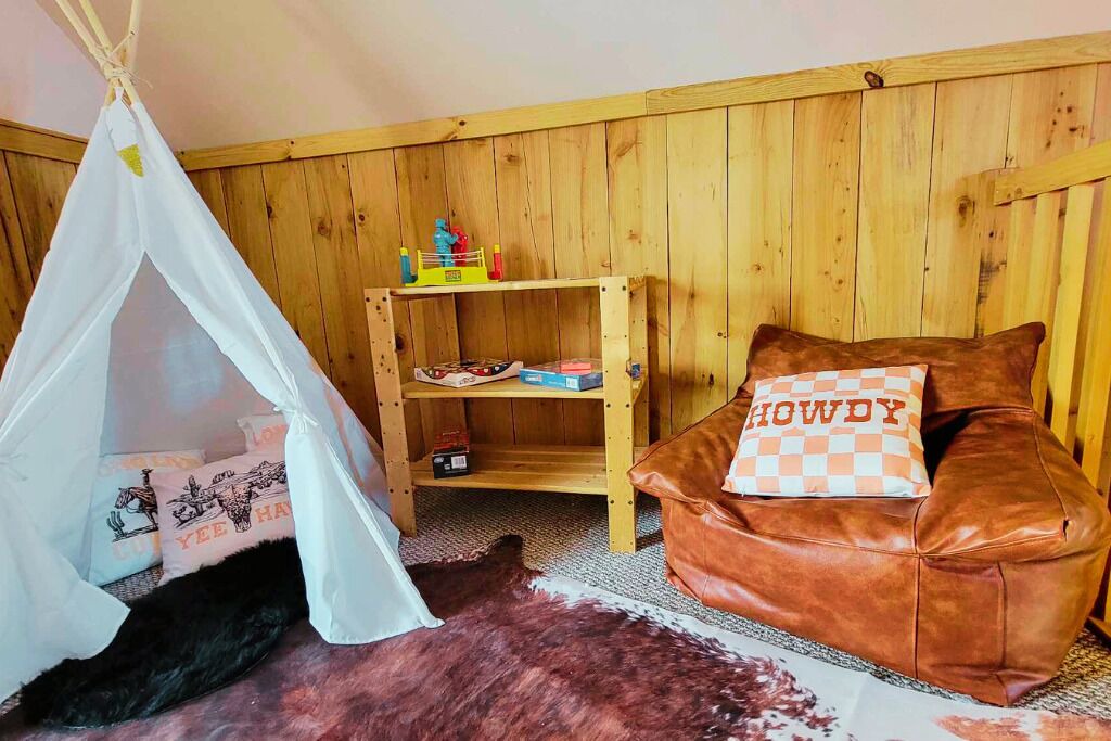 Photo of Bedroom in Crooked River Ranch