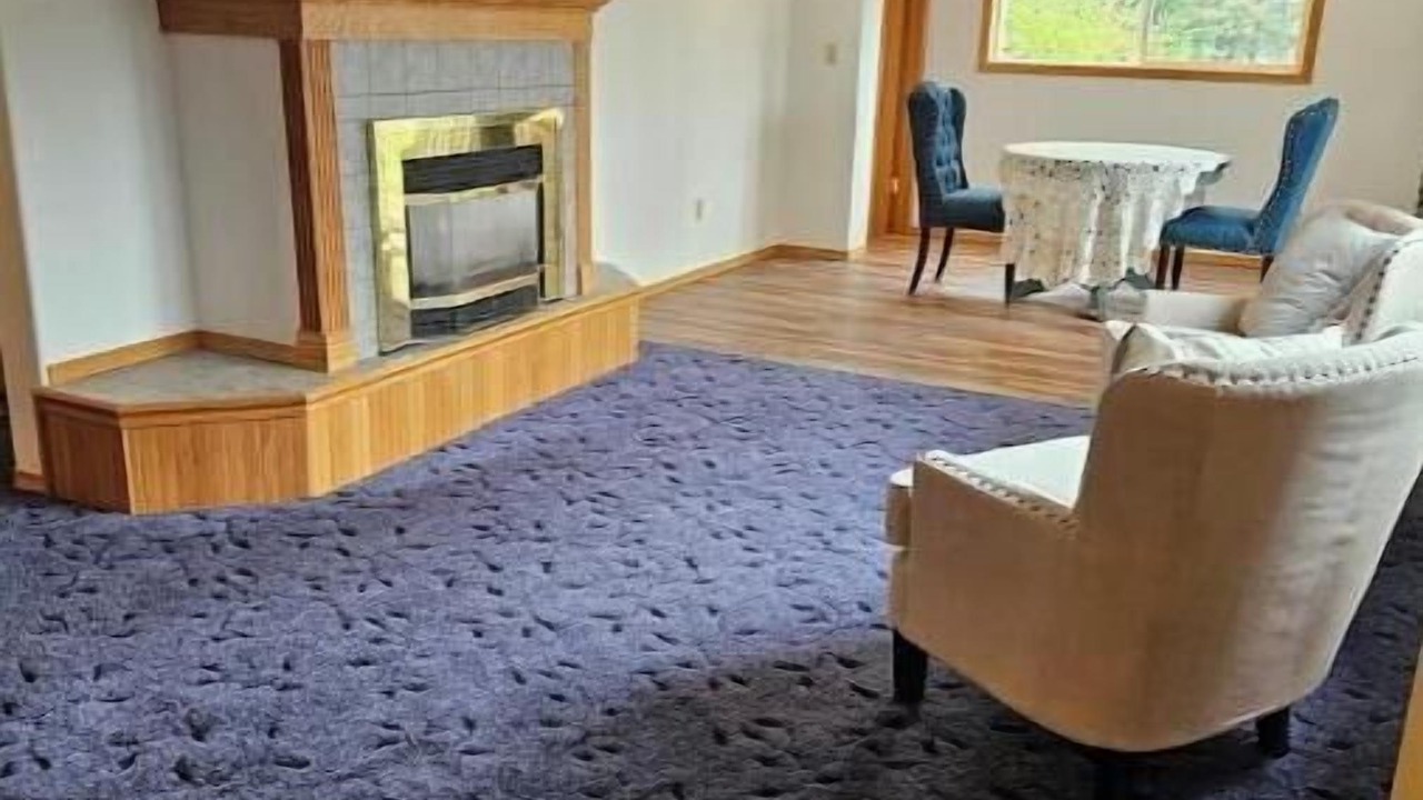 Photo of Others in Colbert