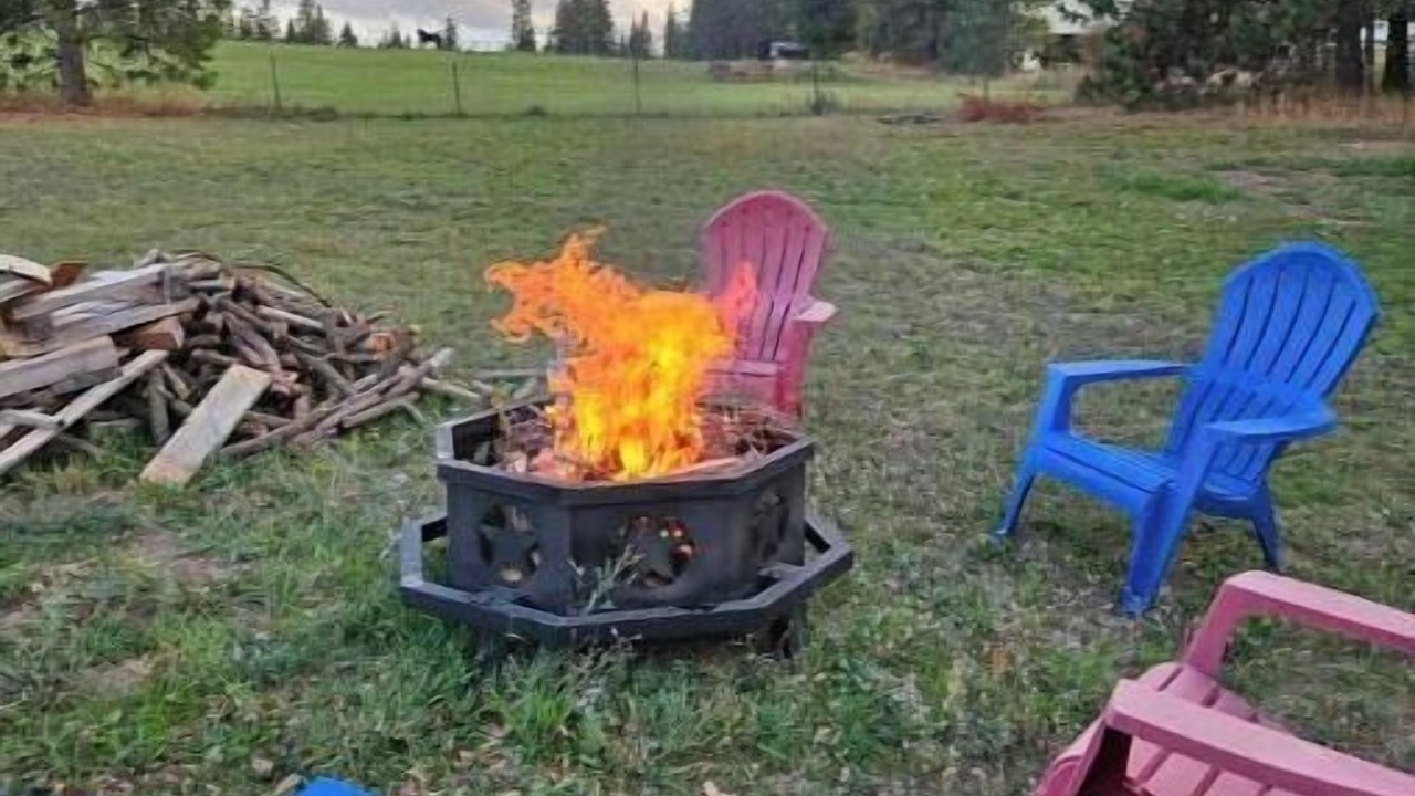 Photo of Others in Colbert