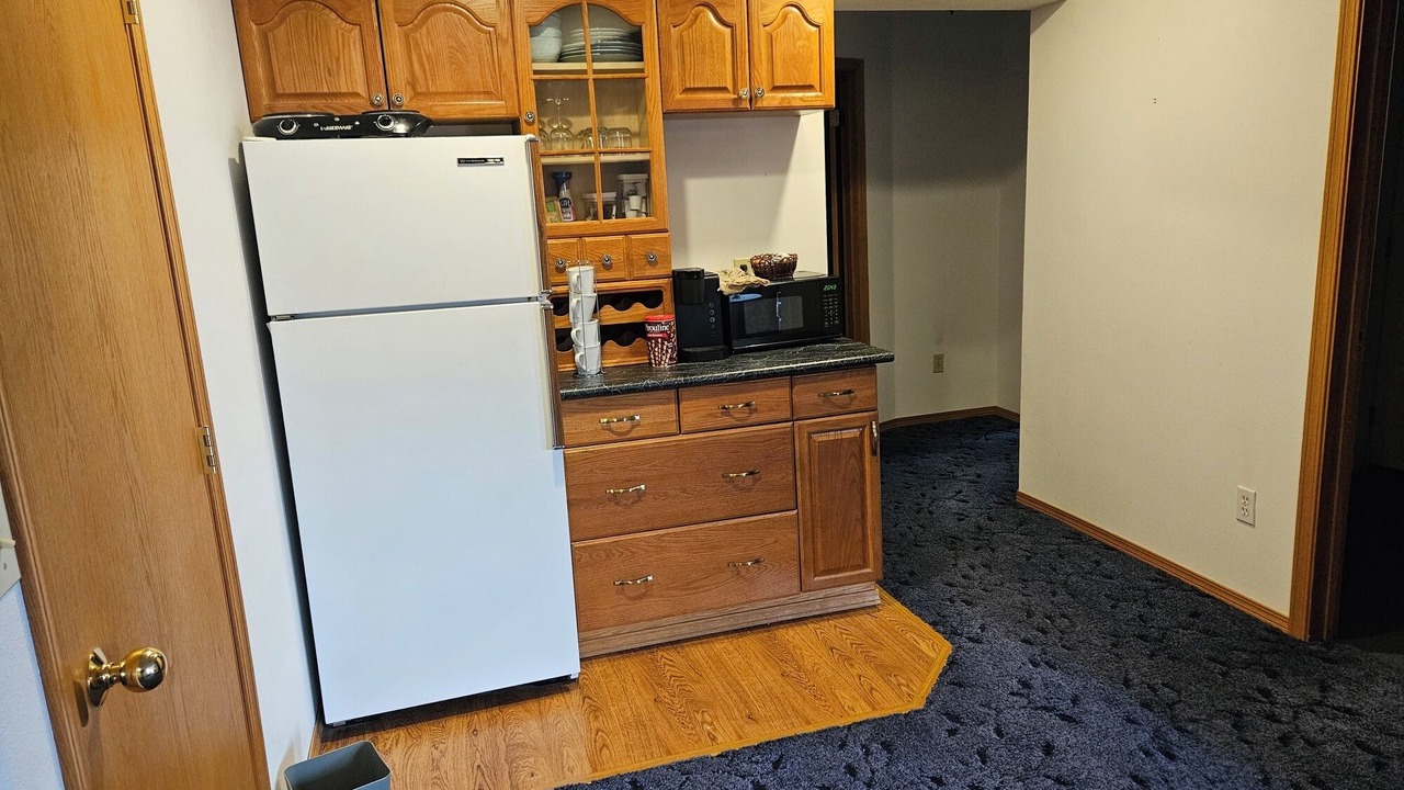 Photo of Others in Colbert