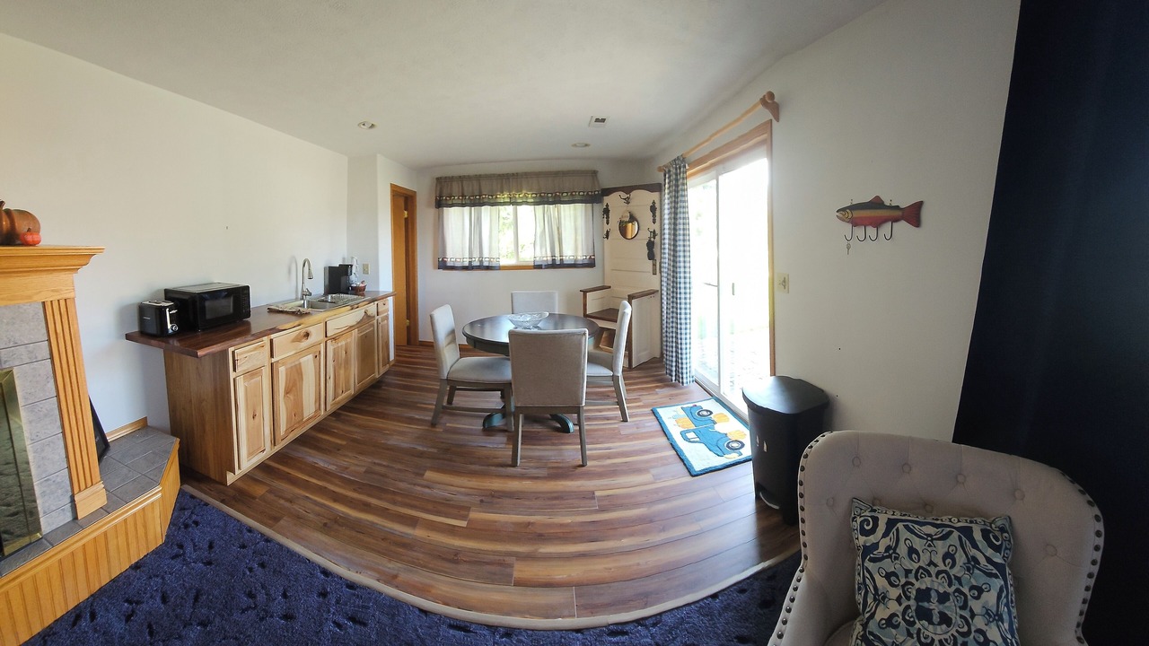 Photo of Others in Colbert