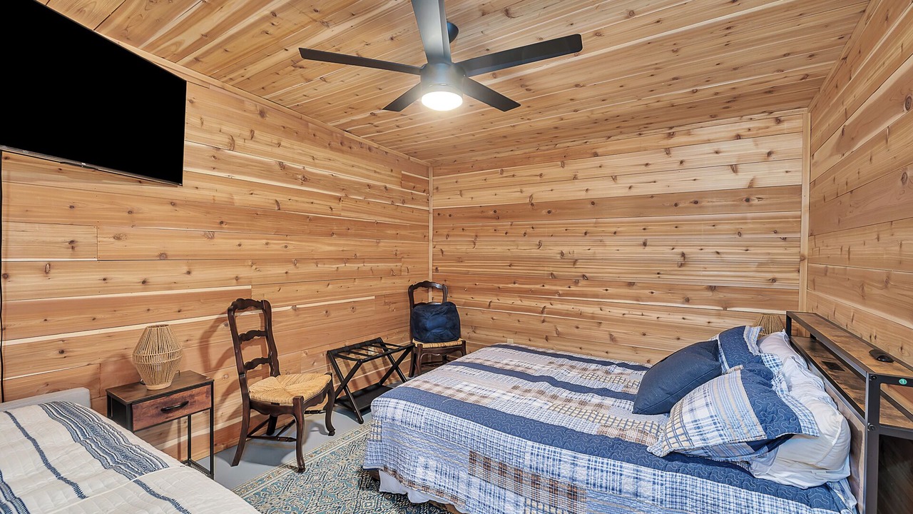Photo of Bedroom in White Oak