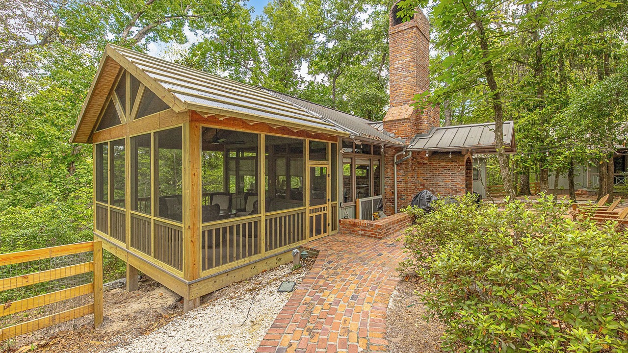 Photo of Outdoor in White Oak