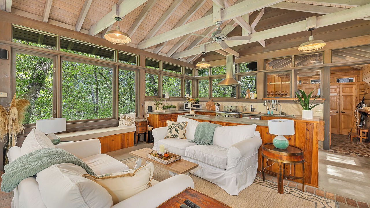 Photo of Livingroom in White Oak