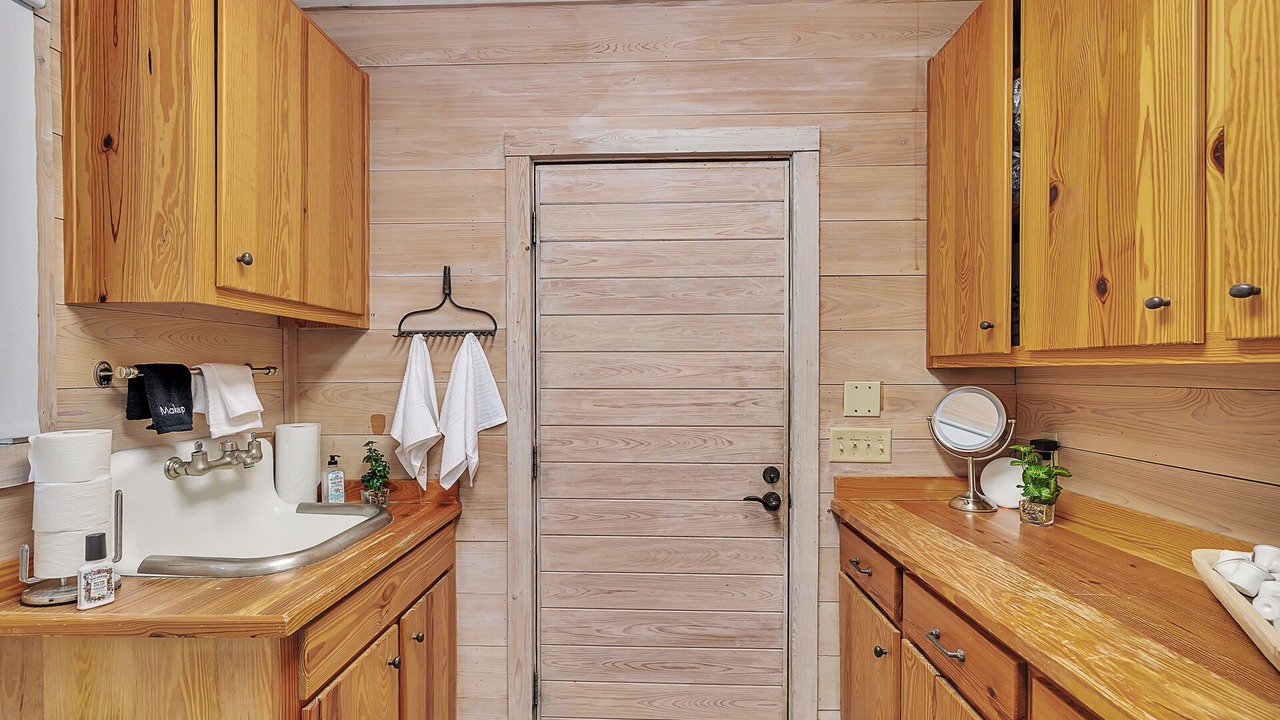 Photo of Bathroom in White Oak