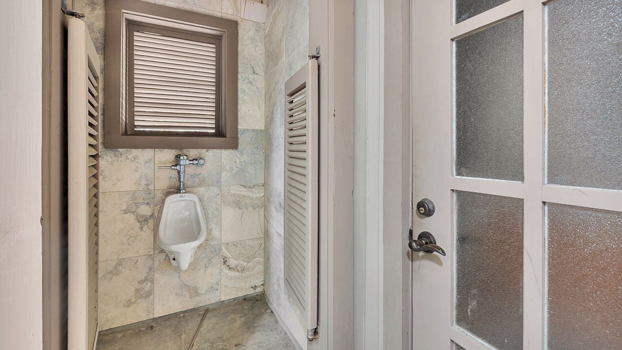 Photo of Bathroom in White Oak