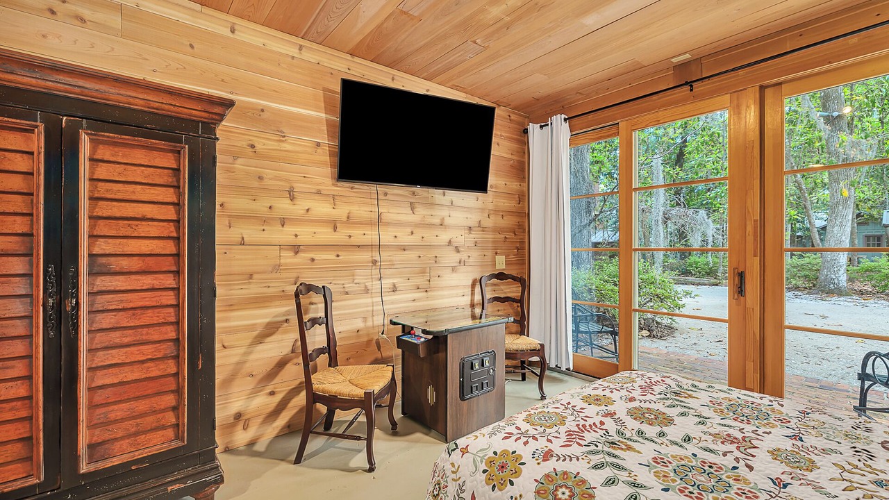 Photo of Bedroom in White Oak