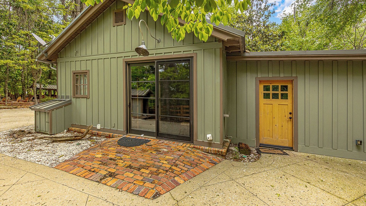 Photo of Outdoor in White Oak