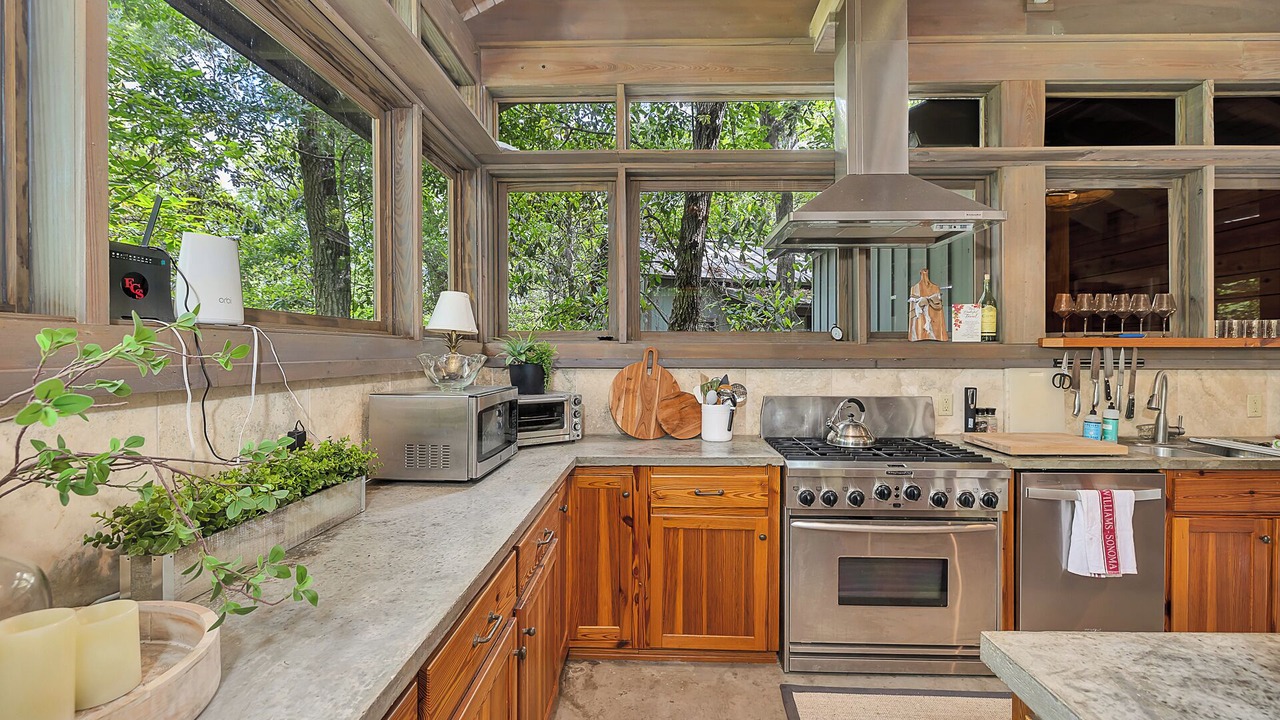 Photo of Kitchen in White Oak