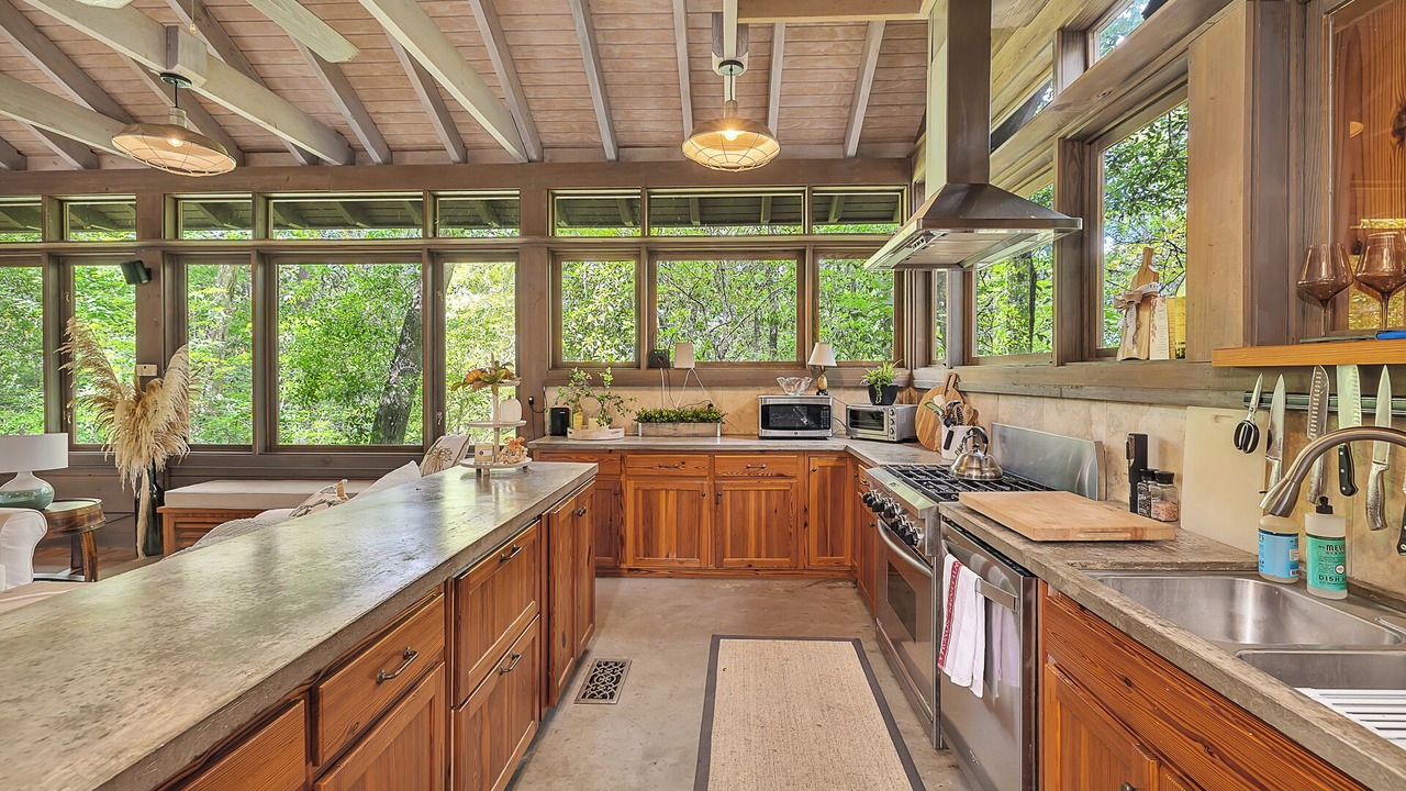 Photo of Kitchen in White Oak