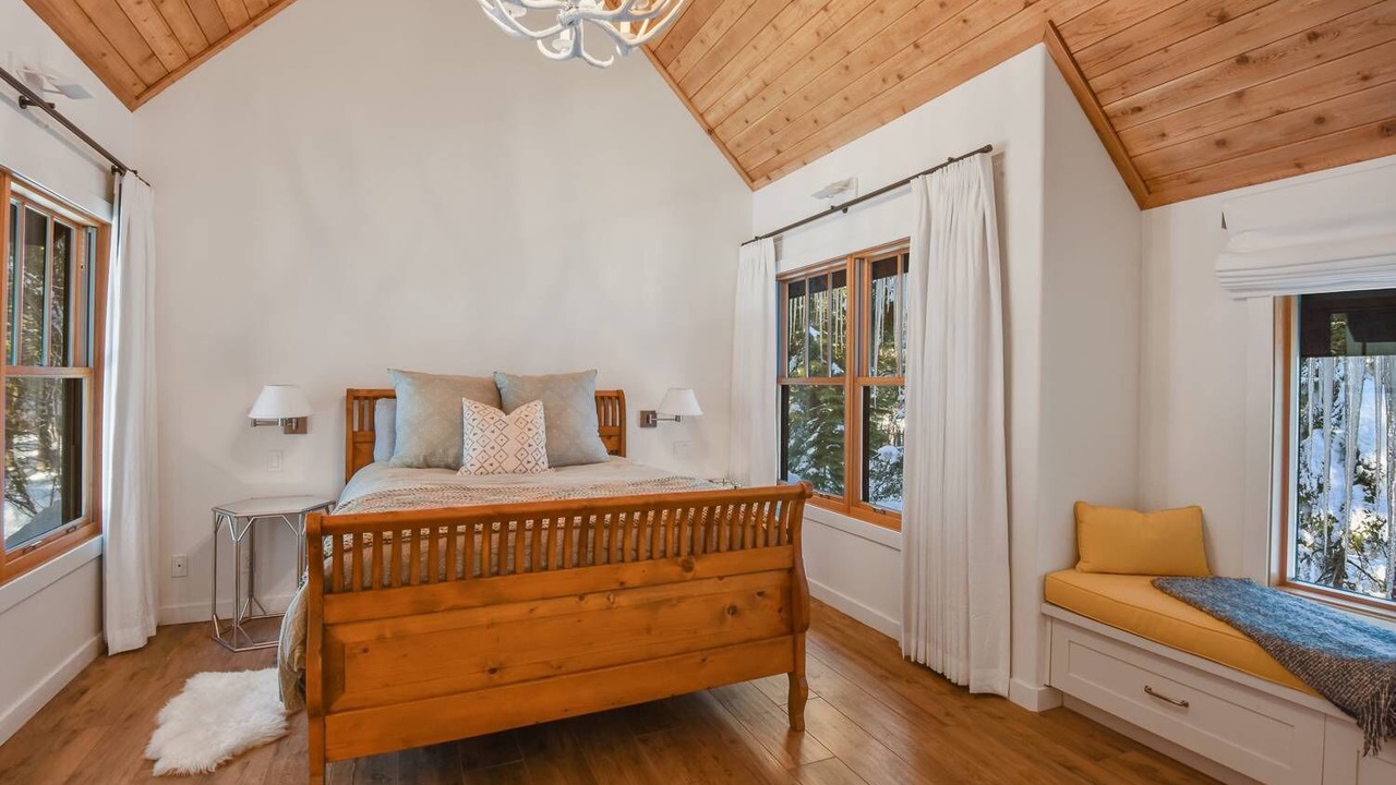 Photo of Bedroom in Tahoe City
