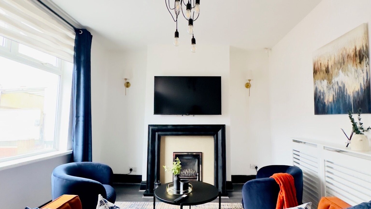 Photo of Livingroom in Little Hulton