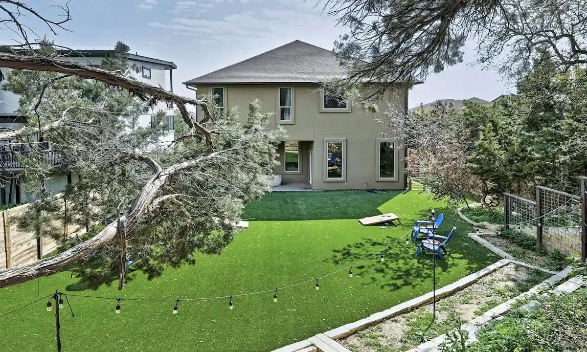Photo of Outdoor in McNeil