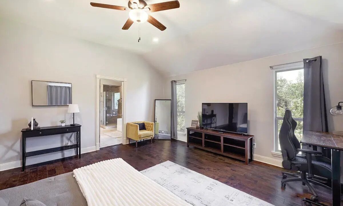 Photo of Bedroom in McNeil