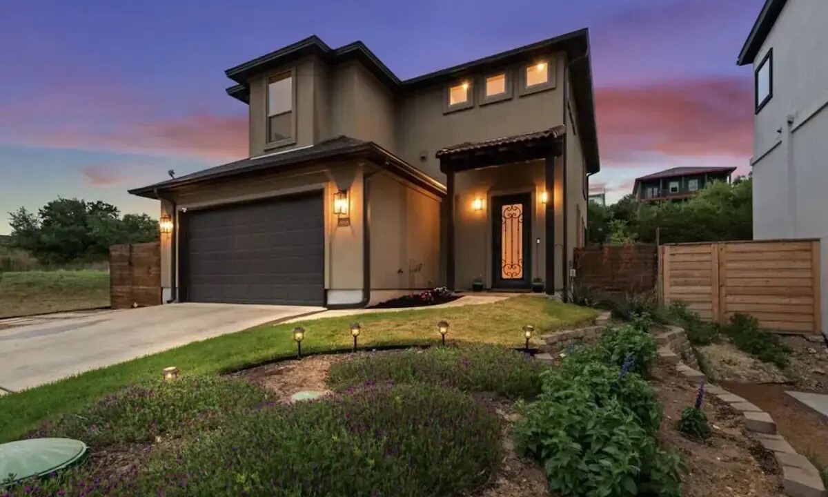 Photo of Outdoor in McNeil