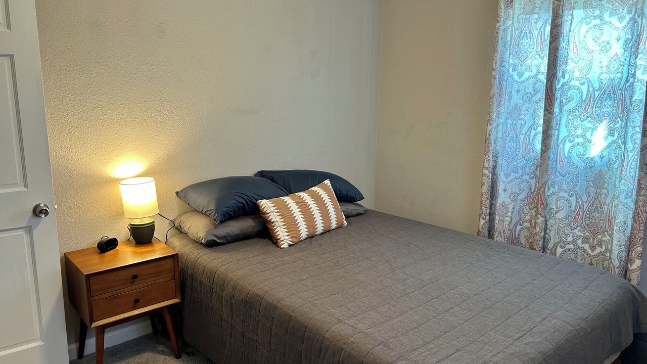 Photo of Bedroom in Alamedan Valley