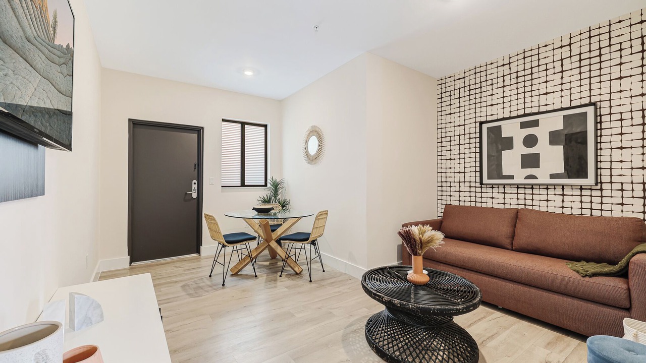 Photo of Livingroom in Midtown