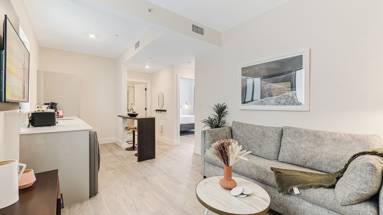 Photo of Livingroom in Midtown